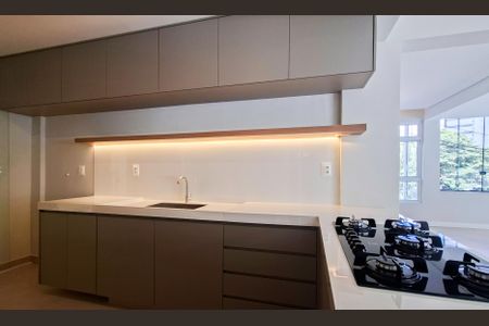 Apartamento à venda com 220m², 4 quartos e 2 vagas Apartamento à venda com 220m², 4 quartos e 2 vagasCozinha