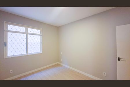 Apartamento à venda com 220m², 4 quartos e 2 vagas Apartamento à venda com 220m², 4 quartos e 2 vagasSuíte