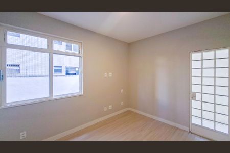 Apartamento à venda com 220m², 4 quartos e 2 vagas Apartamento à venda com 220m², 4 quartos e 2 vagasQuarto 2