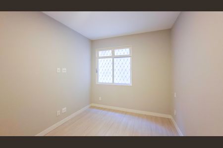 Apartamento à venda com 220m², 4 quartos e 2 vagas Apartamento à venda com 220m², 4 quartos e 2 vagasSuíte