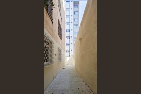 Apartamento à venda com 220m², 4 quartos e 2 vagas Apartamento à venda com 220m², 4 quartos e 2 vagasÁrea Privativa