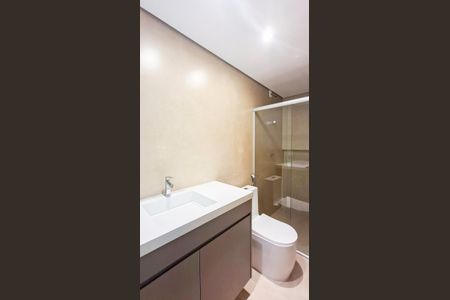 Apartamento à venda com 220m², 4 quartos e 2 vagas Apartamento à venda com 220m², 4 quartos e 2 vagasBanheiro da Suíte