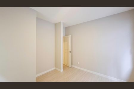 Apartamento à venda com 220m², 4 quartos e 2 vagas Apartamento à venda com 220m², 4 quartos e 2 vagasQuarto 2