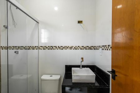 Casa à venda com 100m², 3 quartos e 2 vagas Casa à venda com 100m², 3 quartos e 2 vagasBanheiro da Suíte