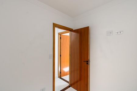 Casa à venda com 100m², 3 quartos e 2 vagas Casa à venda com 100m², 3 quartos e 2 vagasQuarto 2