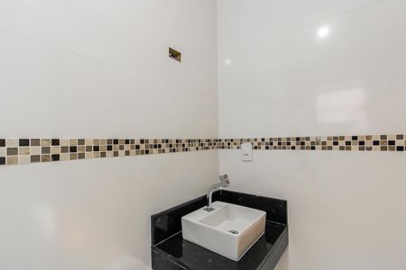 Casa à venda com 100m², 3 quartos e 2 vagas Casa à venda com 100m², 3 quartos e 2 vagasBanheiro