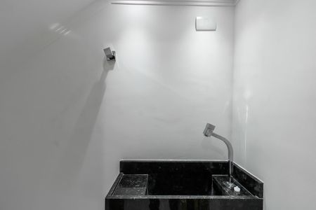 Casa à venda com 100m², 3 quartos e 2 vagas Casa à venda com 100m², 3 quartos e 2 vagasLavabo