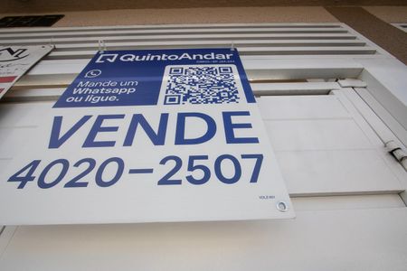 Casa à venda com 100m², 3 quartos e 2 vagas Casa à venda com 100m², 3 quartos e 2 vagasPlaca