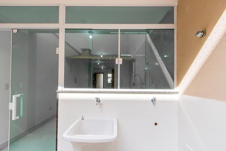 Casa à venda com 100m², 3 quartos e 2 vagas Casa à venda com 100m², 3 quartos e 2 vagasÁrea de Serviço