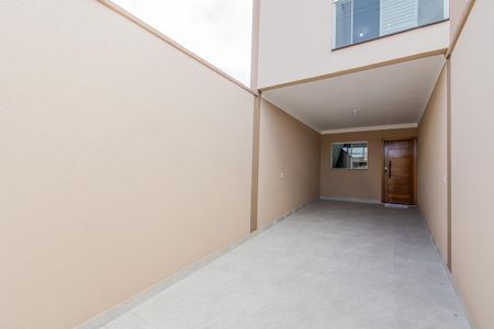 Casa à venda com 100m², 3 quartos e 2 vagas Casa à venda com 100m², 3 quartos e 2 vagasGaragem