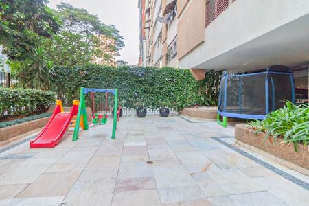 Apartamento à venda com 137m², 3 quartos e 1 vaga Apartamento à venda com 137m², 3 quartos e 1 vagaÁrea Comum - Playground