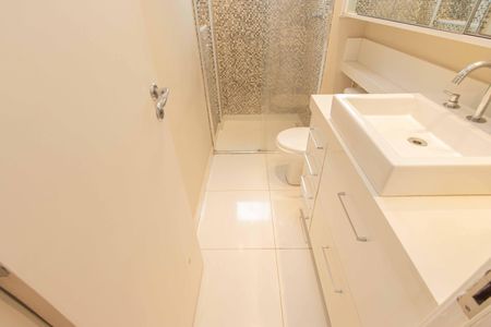 Apartamento à venda com 177m², 4 quartos e 3 vagas Apartamento à venda com 177m², 4 quartos e 3 vagasBanheiro da Suíte