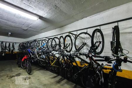 Apartamento à venda com 177m², 4 quartos e 3 vagas Apartamento à venda com 177m², 4 quartos e 3 vagasÁrea comum - Brinquedoteca