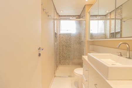 Apartamento à venda com 177m², 4 quartos e 3 vagas Apartamento à venda com 177m², 4 quartos e 3 vagasBanheiro da Suíte