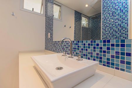 Apartamento à venda com 177m², 4 quartos e 3 vagas Apartamento à venda com 177m², 4 quartos e 3 vagasBanheiro da Suíte 2