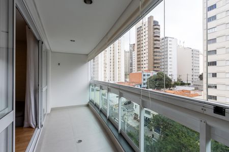 Apartamento para alugar com 106m², 3 quartos e 2 vagas Apartamento para alugar com 106m², 3 quartos e 2 vagasVaranda