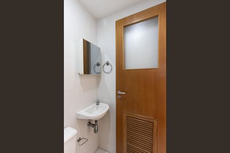 Apartamento para alugar com 106m², 3 quartos e 2 vagas Apartamento para alugar com 106m², 3 quartos e 2 vagasBanheiro de Serviço