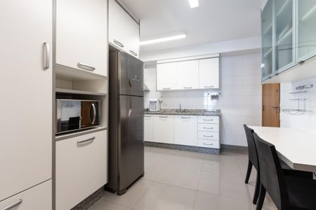 Apartamento para alugar com 106m², 3 quartos e 2 vagas Apartamento para alugar com 106m², 3 quartos e 2 vagasCozinha
