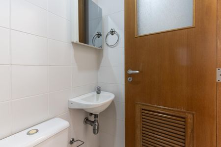 Apartamento para alugar com 106m², 3 quartos e 2 vagas Apartamento para alugar com 106m², 3 quartos e 2 vagasBanheiro de Serviço