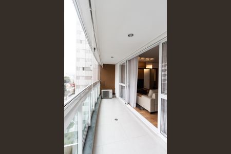 Apartamento para alugar com 106m², 3 quartos e 2 vagas Apartamento para alugar com 106m², 3 quartos e 2 vagasVaranda