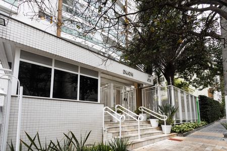 Apartamento para alugar com 106m², 3 quartos e 2 vagas Apartamento para alugar com 106m², 3 quartos e 2 vagasFachada