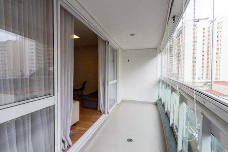 Apartamento para alugar com 106m², 3 quartos e 2 vagas Apartamento para alugar com 106m², 3 quartos e 2 vagasVaranda