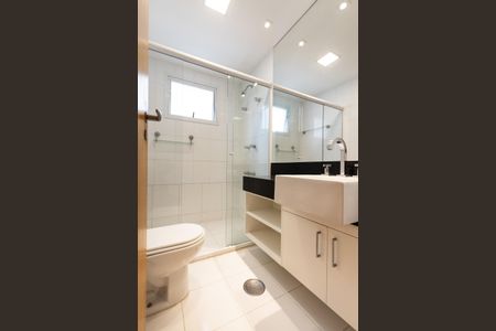 Apartamento para alugar com 106m², 3 quartos e 2 vagas Apartamento para alugar com 106m², 3 quartos e 2 vagasBanheiro da Suíte