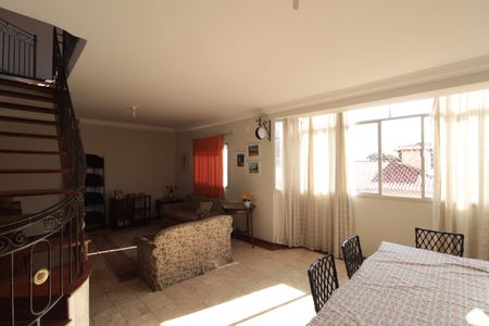 Apartamento à venda com 285m², 5 quartos e 3 vagasSala