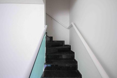 Casa à venda com 91m², 3 quartos e 3 vagasEscada