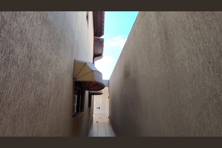 Casa para alugar com 413m², 3 quartos e 5 vagasCorredor lateral