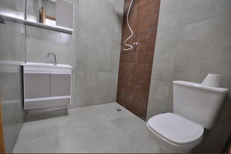 Banheiro de kitnet/studio para alugar com 1 quarto, 48m² em Vila Medeiros, São Paulo