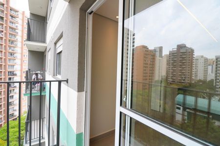 Varanda de kitnet/studio à venda com 1 quarto, 27m² em Campo Belo, São Paulo