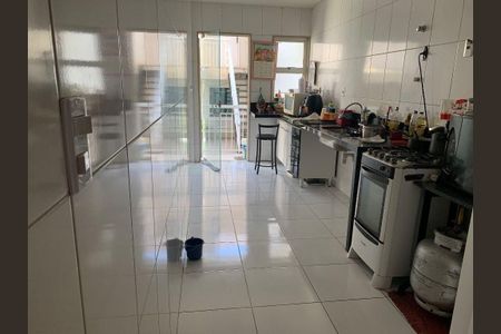 Casa à venda com 4 quartos, 215m² em São Francisco, Niterói