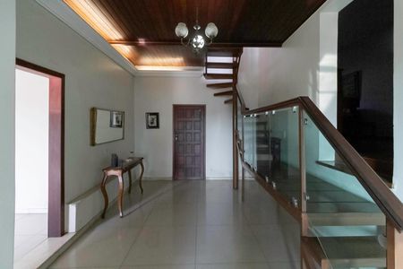 Casa à venda com 430m², 4 quartos e 6 vagasSala 1