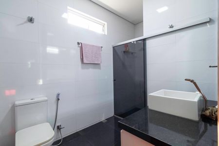 Casa à venda com 430m², 4 quartos e 6 vagasBanheiro Social