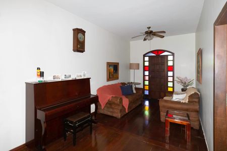 Casa à venda com 430m², 4 quartos e 6 vagasSala 3