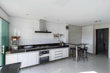 Casa à venda com 430m², 4 quartos e 6 vagasCozinha