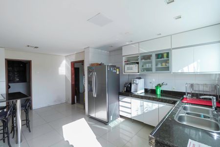 Casa à venda com 430m², 4 quartos e 6 vagasCozinha