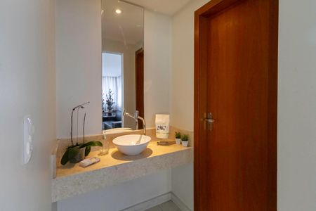 Casa à venda com 430m², 4 quartos e 6 vagasLavabo