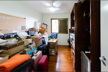 Apartamento à venda com 175m², 4 quartos e 3 vagasQuarto 2