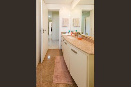 Apartamento à venda com 175m², 4 quartos e 3 vagasBanheiro Social