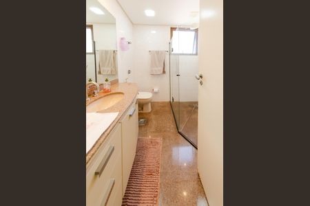 Apartamento à venda com 175m², 4 quartos e 3 vagasBanheiro Social