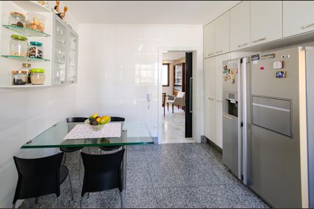 Apartamento à venda com 175m², 4 quartos e 3 vagasCozinha