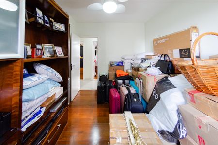 Apartamento à venda com 175m², 4 quartos e 3 vagasQuarto 2