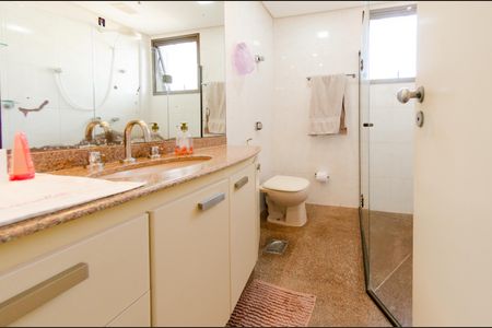 Apartamento à venda com 175m², 4 quartos e 3 vagasBanheiro Social