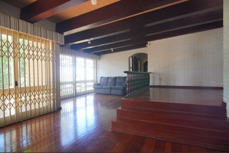 Casa para alugar com 600m², 5 quartos e 4 vagasSala 2