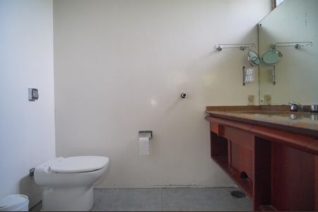 Casa para alugar com 600m², 5 quartos e 4 vagasBanheiro da Suíte 2