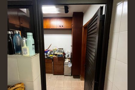 Apartamento à venda com 272m², 5 quartos e 5 vagasQuarto de Serviço