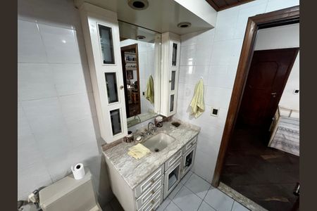 Apartamento à venda com 272m², 5 quartos e 5 vagasBanheiro da Suíte