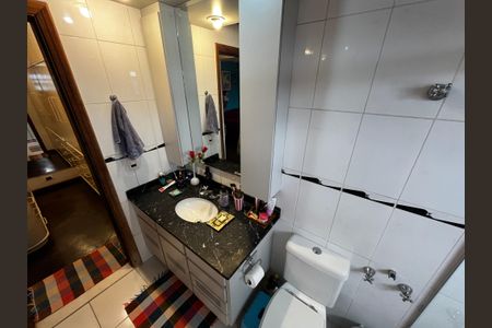 Apartamento à venda com 272m², 5 quartos e 5 vagasBanheiro da Suíte 2